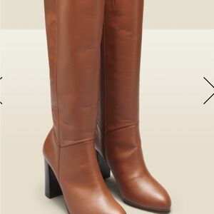 Gorgeous Leather Boots.  Size 6